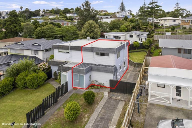 Photo of property in 2/3 Lambrown Drive, Totara Vale, Auckland, 0629