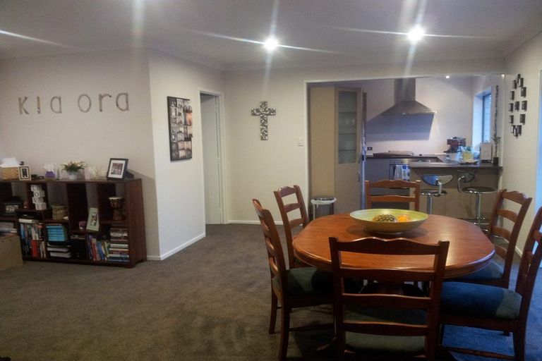 Photo of property in 2/44 Meadway, Sunnyhills, Auckland, 2010