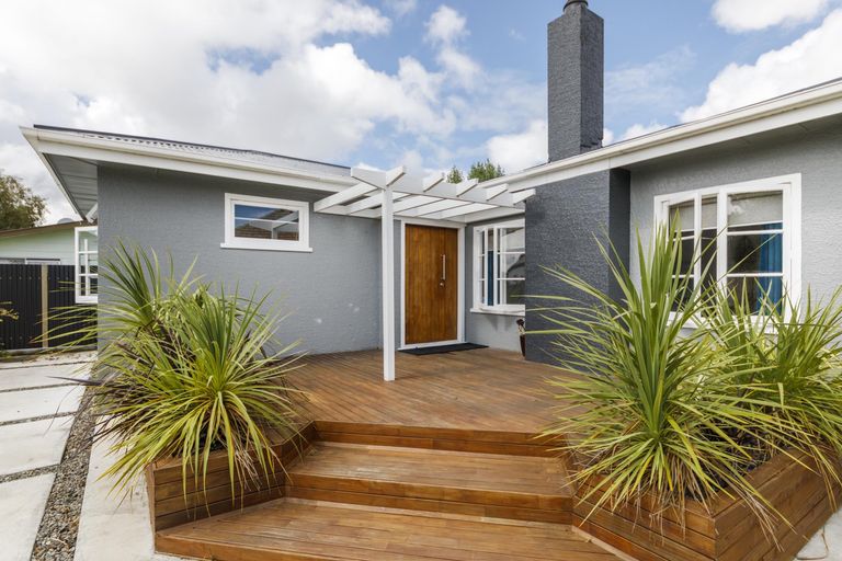Photo of property in 36 Botanical Road, Takaro, Palmerston North, 4412