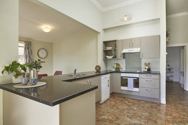 Photo of property in 125 Wellington Street, Picton, 7220