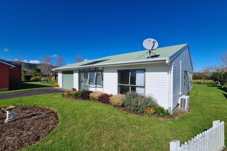 Photo of property in 6 Courthouse Lane, Coromandel, 3506