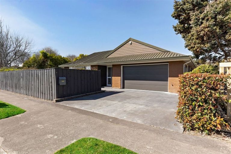 Photo of property in 130 Grahams Road, Burnside, Christchurch, 8053