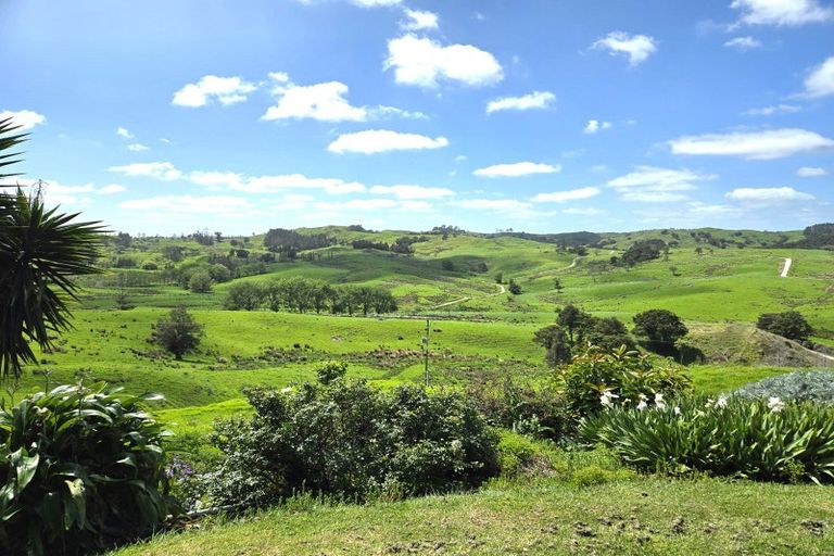 Photo of property in 153 Marohemo Road, Maungaturoto, 0587