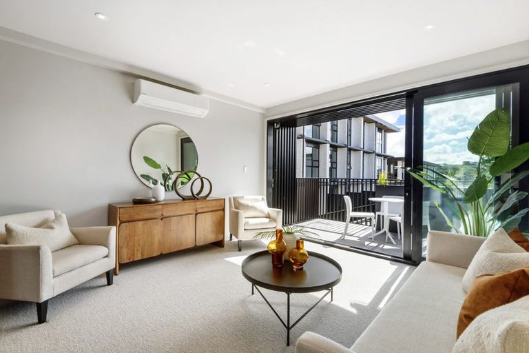 Photo of property in 9a Windlass Street, Long Bay, Auckland, 0630