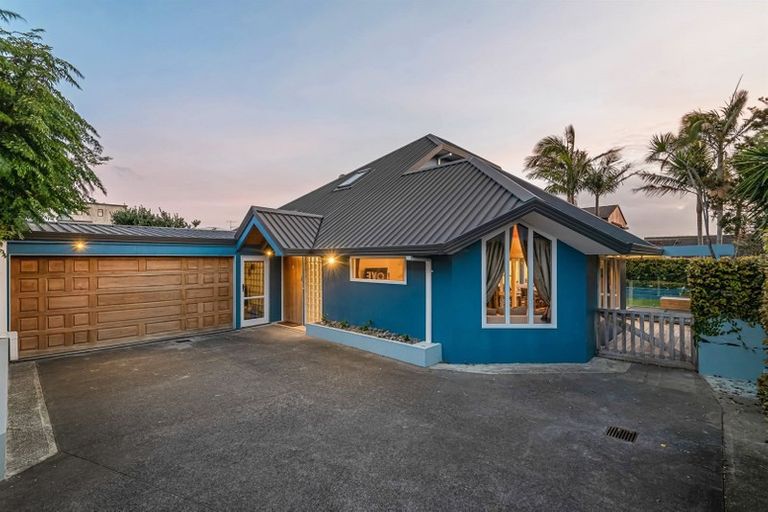 Photo of property in 2/24 Lake Pupuke Drive, Takapuna, Auckland, 0622