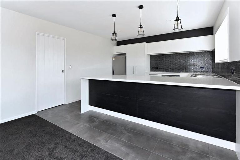 Photo of property in 4/2 Dyers Pass Road, Cashmere, Christchurch, 8022