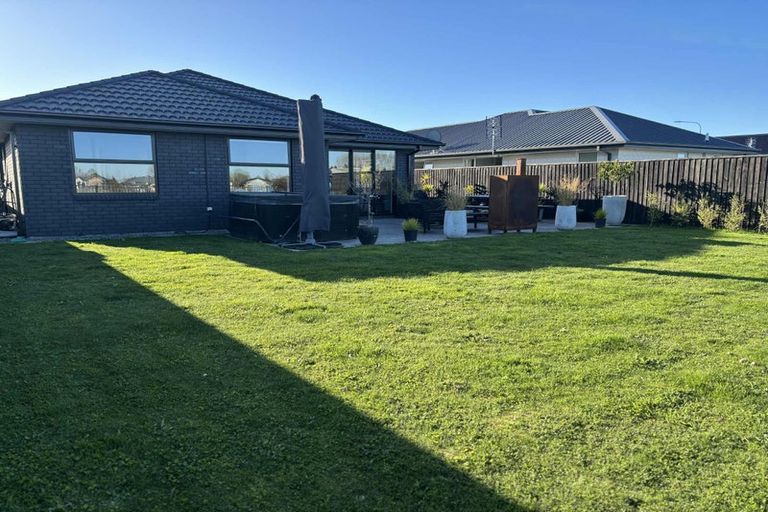 Photo of property in 6 Godley Place, Woodend, 7610