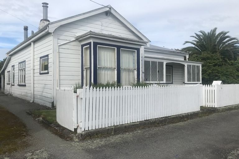 Photo of property in 52 Pembroke Street, Carterton, 5713