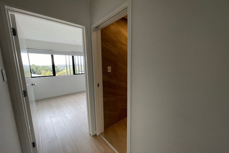 Photo of property in 29 Windy Ridge Road, Glenfield, Auckland, 0629