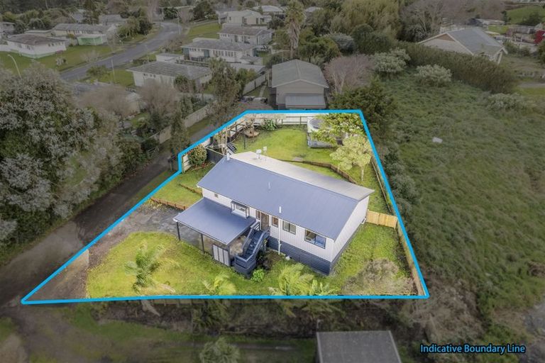 Photo of property in 60 Hamilton Drive, Waiuku, 2123