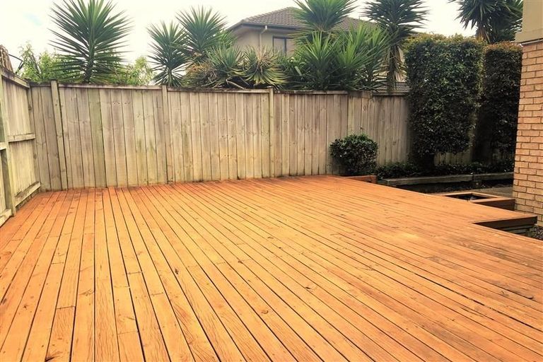 Photo of property in 77 Wayne Francis Drive, Flat Bush, Auckland, 2016