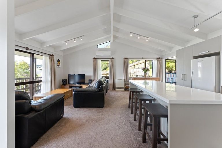 Photo of property in 6 Winstone Place, Highlands Park, New Plymouth, 4312