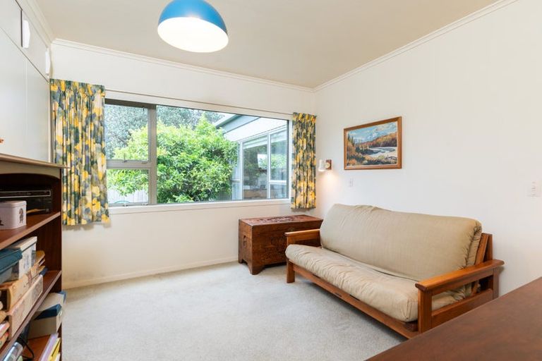 Photo of property in 15 Nuffield Street, Tawa, Wellington, 5028