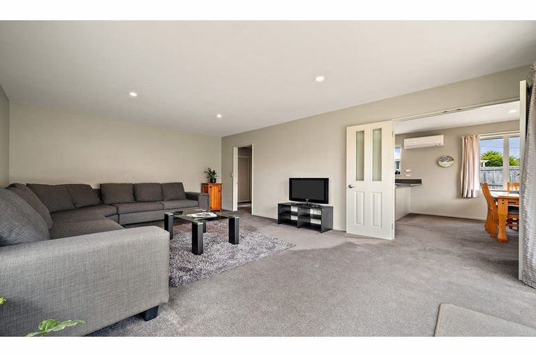 Photo of property in 402a Yaldhurst Road, Russley, Christchurch, 8042