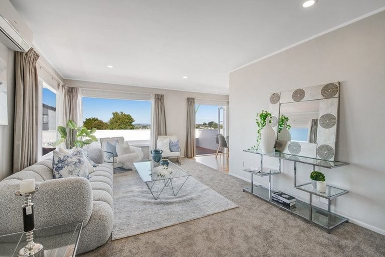 Photo of property in 1/56 Potter Avenue, Northcote, Auckland, 0627