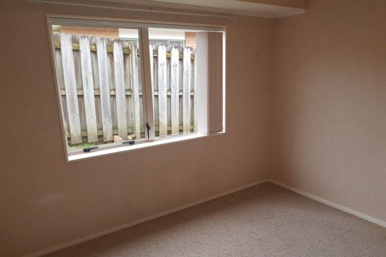 Photo of property in 33 Martin Jugum Lane, Ranui, Auckland, 0612