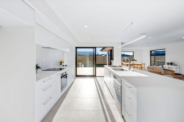 Photo of property in 16 Falcons View Drive, Rolleston, 7615