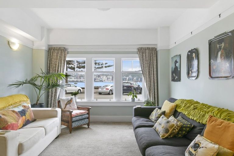 Photo of property in Inverleith Apartments, 1/306 Oriental Parade, Oriental Bay, Wellington, 6011