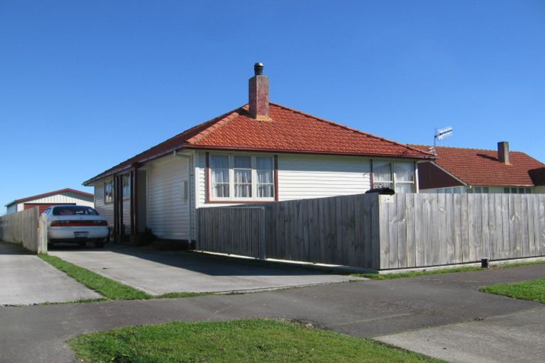 Photo of property in 24 Thames Street, Roslyn, Palmerston North, 4414