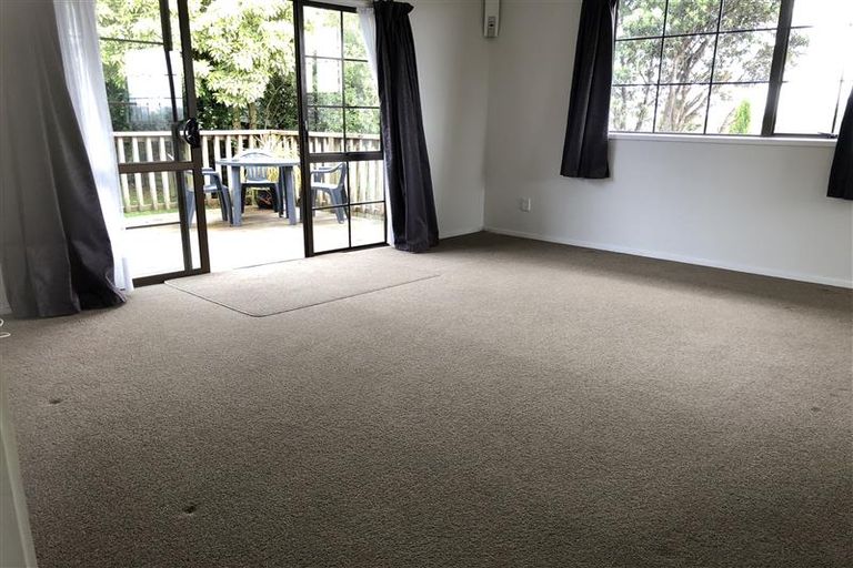 Photo of property in 9 Denarius Lane, Glendene, Auckland, 0602