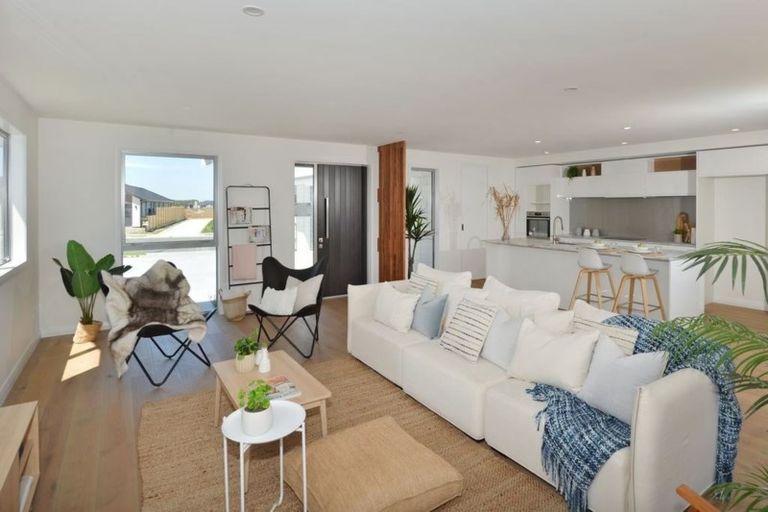 Photo of property in 70 Stace Hopper Drive, One Tree Point, 0118