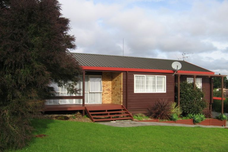 Photo of property in 19 Jay Court, Botany Downs, Auckland, 2010