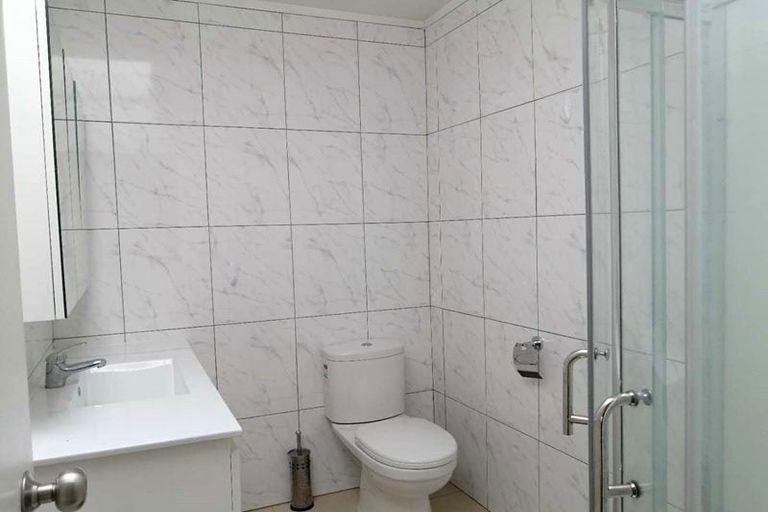 Photo of property in 4 Garner Place, Glenfield, Auckland, 0629