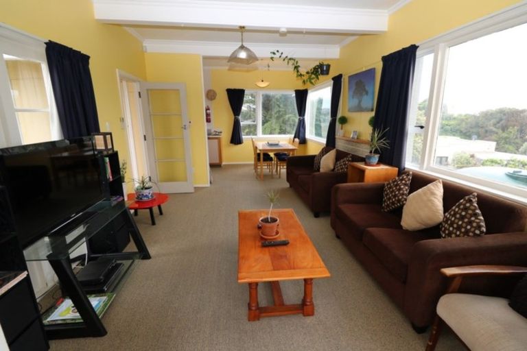 Photo of property in 22 Nelson Street, Foxton Beach, Foxton, 4815