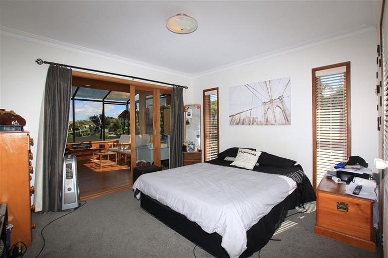 Photo of property in 68 Hadfield Street, Beach Haven, Auckland, 0626