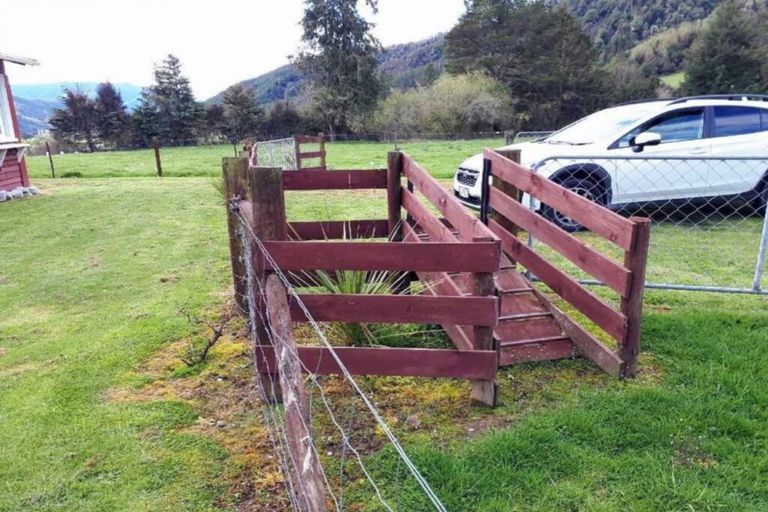 Photo of property in 560 Tutaki Road South, Tutaki, Murchison, 7077