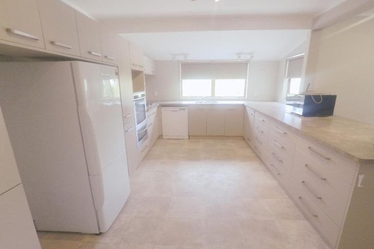 Photo of property in 40 Halswater Drive, Churton Park, Wellington, 6037