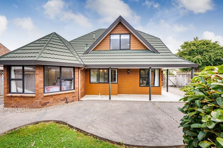 Photo of property in 15a Phoenix Avenue, Hokowhitu, Palmerston North, 4410