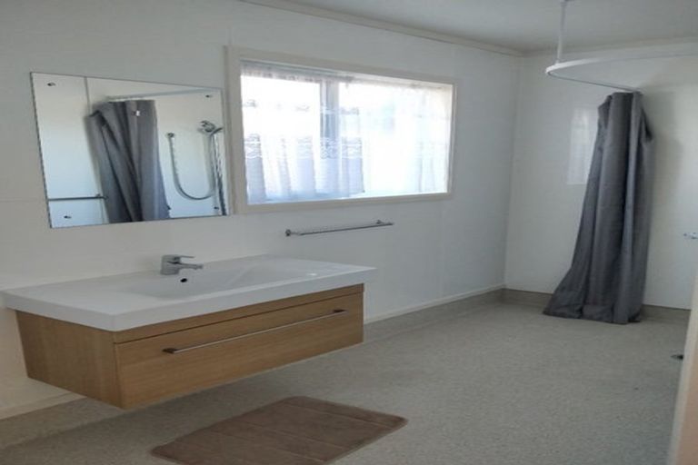 Photo of property in 2/25 Avondale Road, Taradale, Napier, 4112