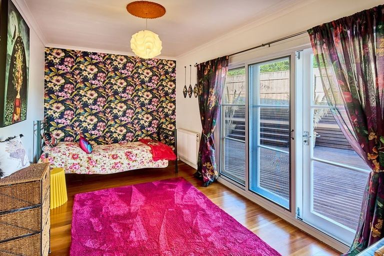 Photo of property in 70 Winara Avenue, Waikanae, 5036