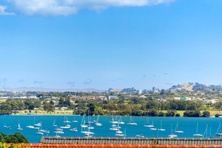 Photo of property in 1/62 Sorrel Crescent, Bucklands Beach, Auckland, 2012