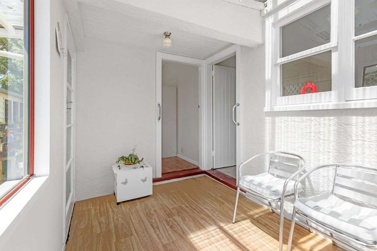 Photo of property in 18 Parkes Avenue, Saint Johns Hill, Whanganui, 4501