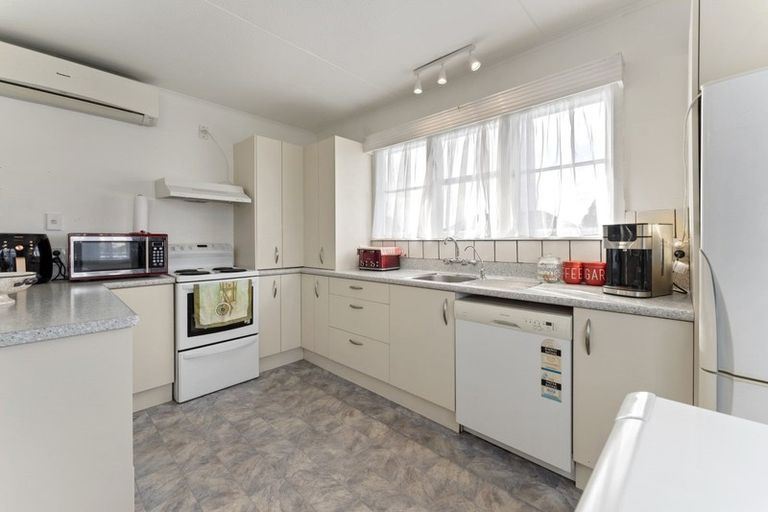 Photo of property in 8 Curtis Street, Stratford, 4332