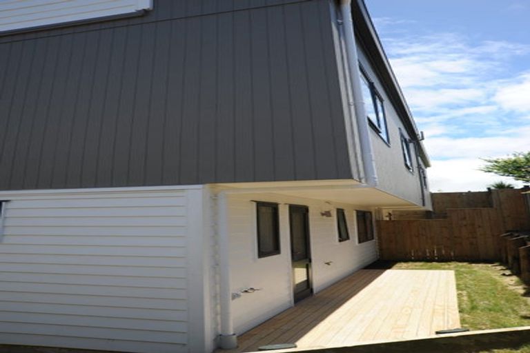 Photo of property in 7/11 Oteha Valley Road, Northcross, Auckland, 0632