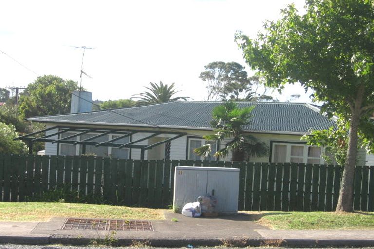 Photo of property in 1/44 College Road, Northcote, Auckland, 0627