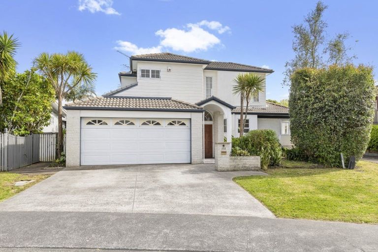 Photo of property in 1/1 Seine Road, Forrest Hill, Auckland, 0620