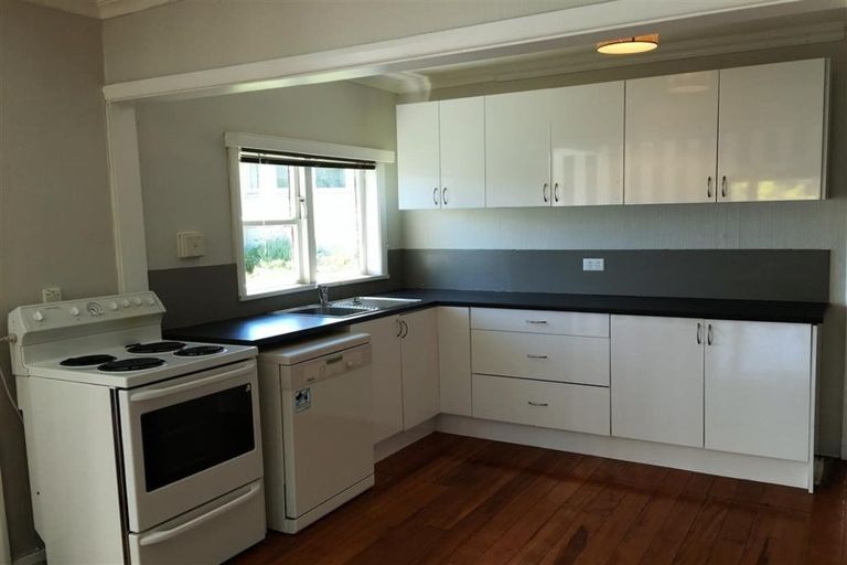 Photo of property in 19 Margaret Road, Raumati Beach, Paraparaumu, 5032