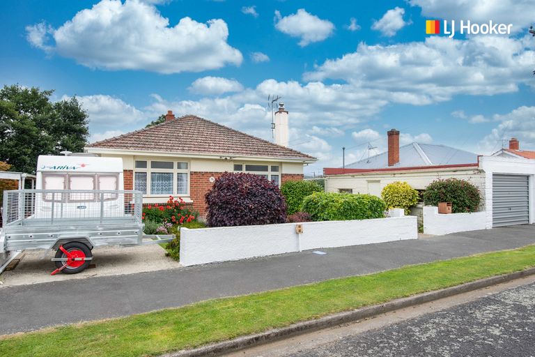 Photo of property in 16 Argyle Street, Mosgiel, 9024