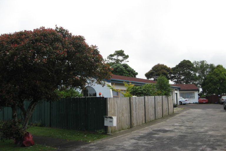 Photo of property in 1/62 Challen Close, Conifer Grove, Takanini, 2112