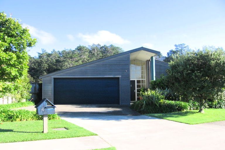 Photo of property in 4 Centaur Close, Albany, Auckland, 0632