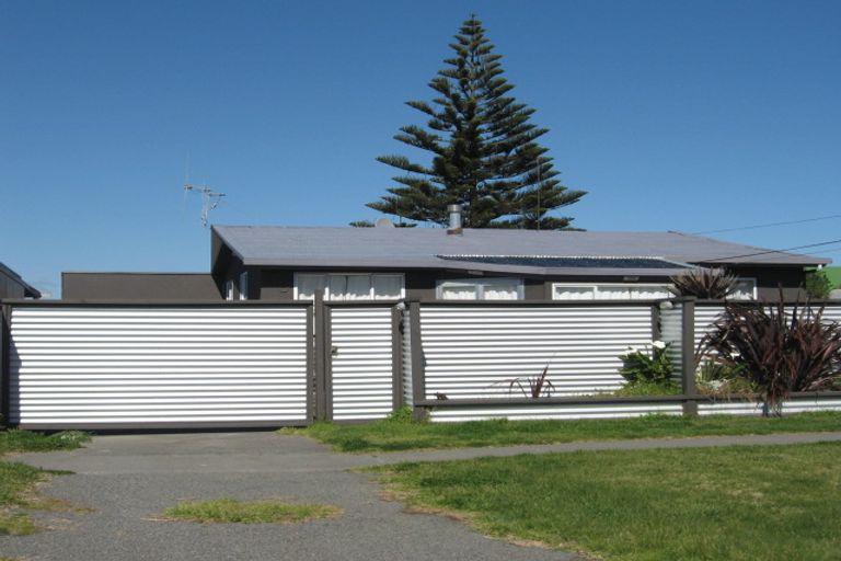 Photo of property in 45 Koputara Road, Himatangi Beach, Foxton, 4891