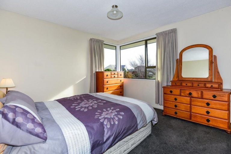 Photo of property in 2/19 Arkwright Place, Halswell, Christchurch, 8025