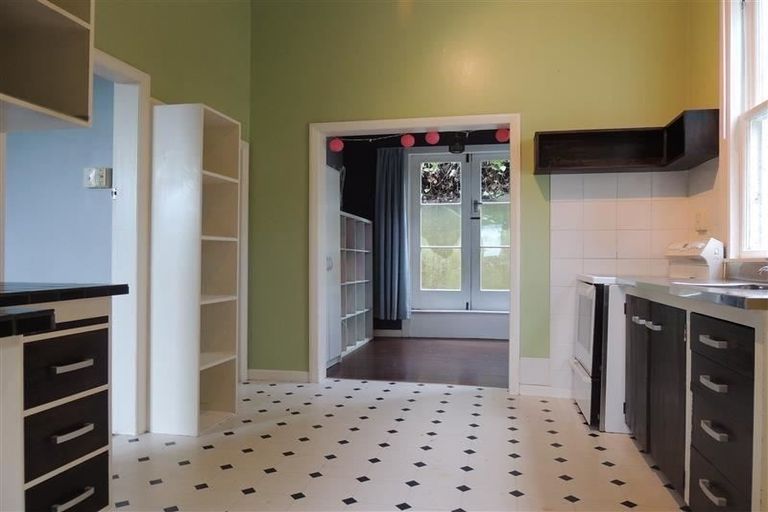 Photo of property in 40 Faraday Street, Hospital Hill, Napier, 4110