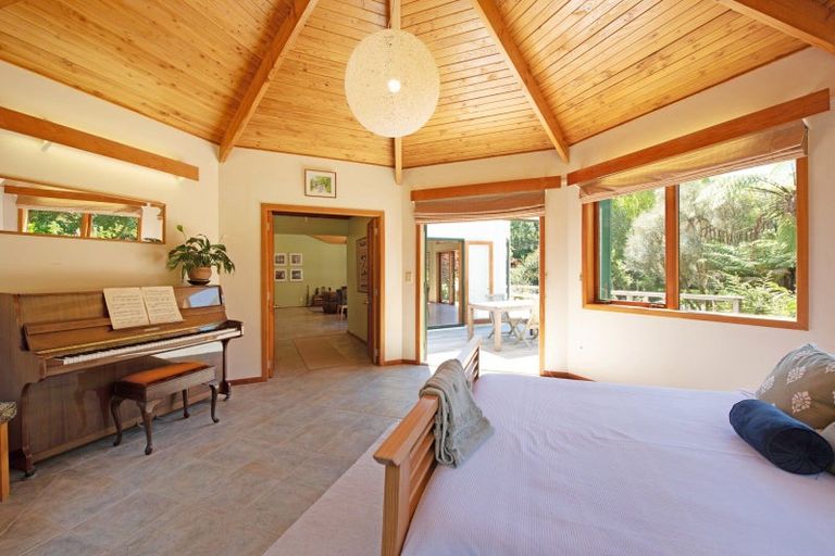 Photo of property in 15 Catley Road, Te Horo, Otaki, 5582