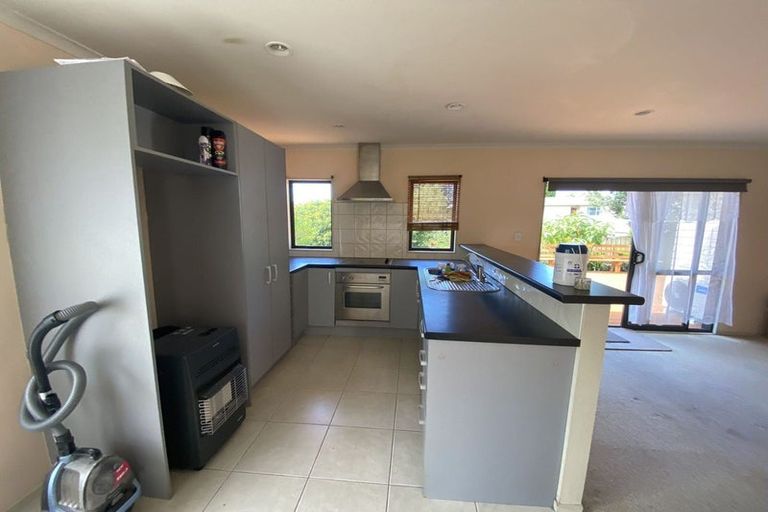 Photo of property in 43 Blease Street, New Lynn, Auckland, 0600