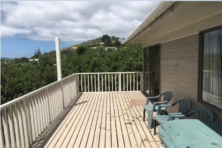 Photo of property in 16 Bonham Street, Pahi, Paparoa, 0571